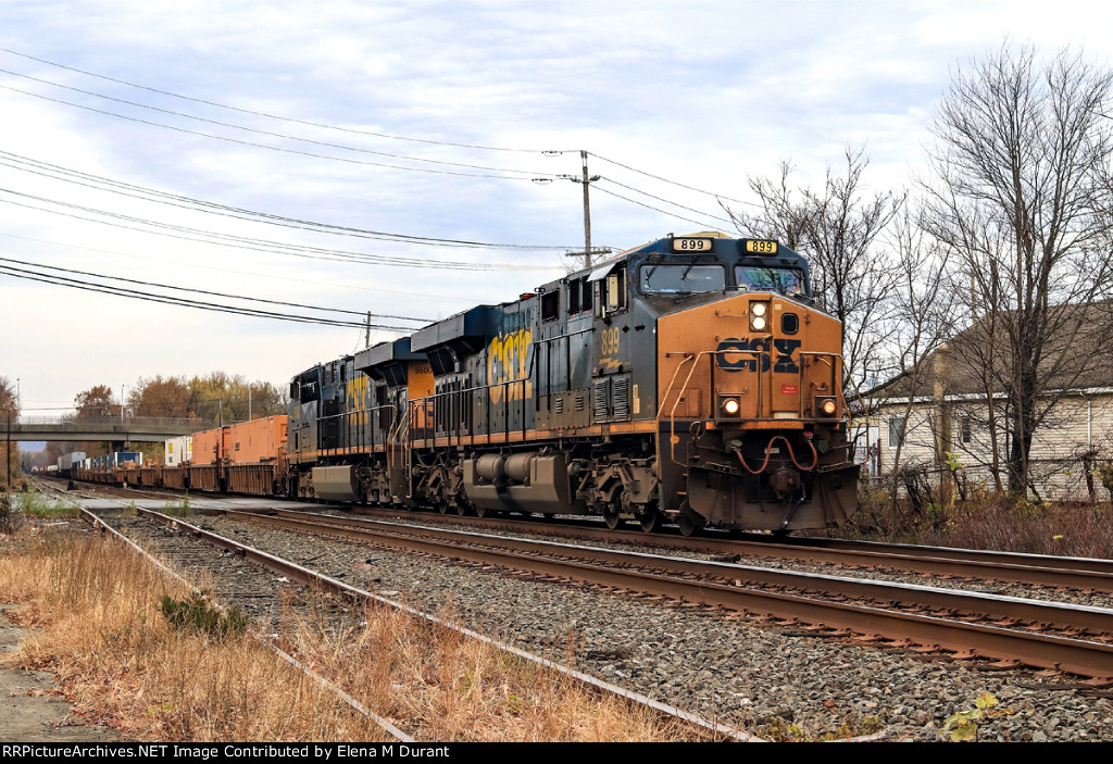 CSX 899 on I-032